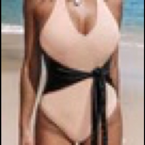 Peach and Black Cupshe Swimsuit - Picture 2 of 2